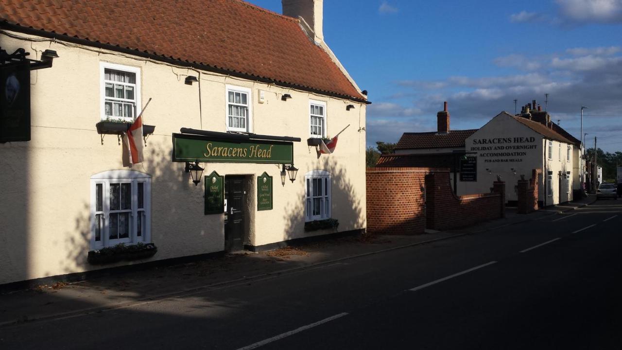 דירות סקגנס The Saracens Head Old Lounge מראה חיצוני תמונה